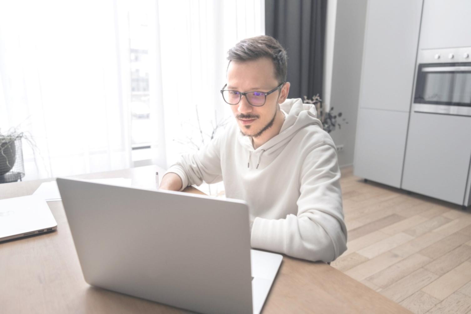 Session de formation en groupe sur les ajustements budgétaires